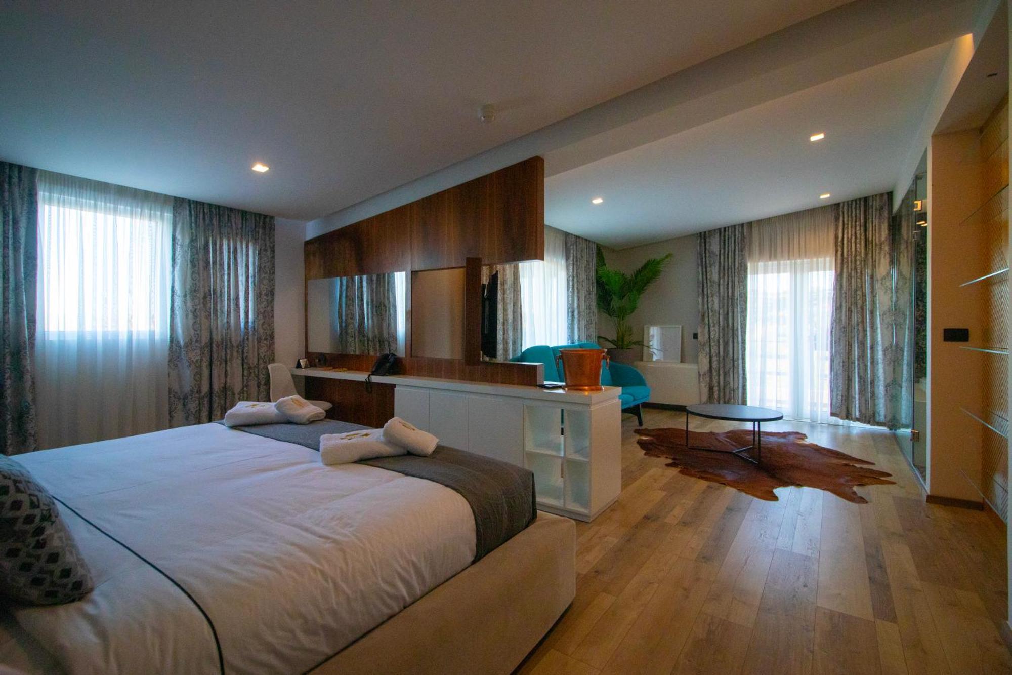 Hotel Elite Luxury Boutique à Fier Extérieur photo